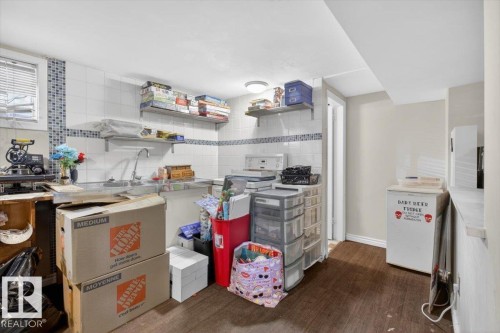 11813 39 Street, Edmonton, AB - Indoor