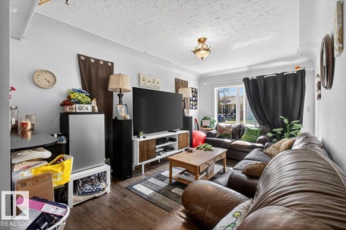 11813 39 Street, Edmonton, AB - Indoor Photo Showing Living Room