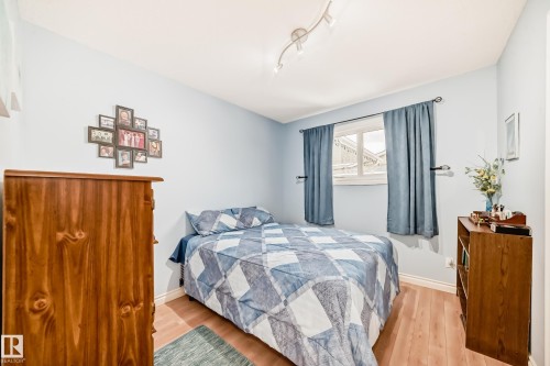 8811 38A Avenue, Edmonton, AB - Indoor Photo Showing Bedroom