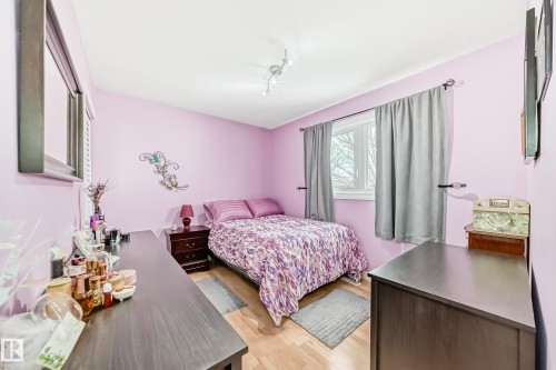 8811 38A Avenue, Edmonton, AB - Indoor Photo Showing Bedroom