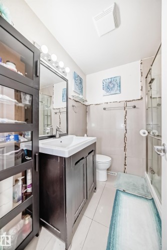 8811 38A Avenue, Edmonton, AB - Indoor Photo Showing Bathroom