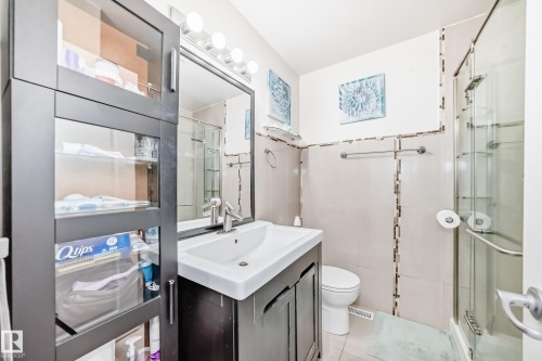 8811 38A Avenue, Edmonton, AB - Indoor Photo Showing Bathroom