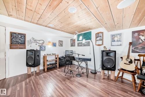 8811 38A Avenue, Edmonton, AB - Indoor Photo Showing Other Room