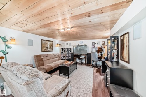 8811 38A Avenue, Edmonton, AB - Indoor