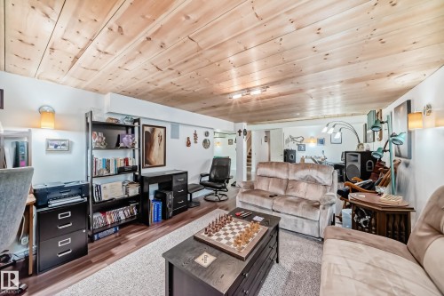 8811 38A Avenue, Edmonton, AB - Indoor Photo Showing Living Room