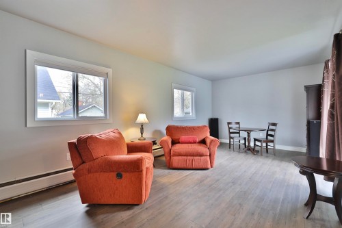 5318 48 Avenue, Wetaskiwin, AB - Indoor Photo Showing Living Room