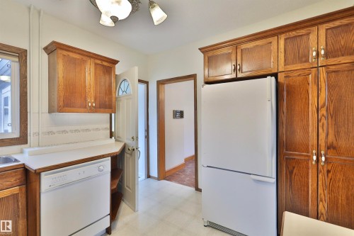 5318 48 Avenue, Wetaskiwin, AB - Indoor Photo Showing Kitchen