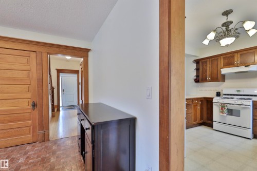 5318 48 Avenue, Wetaskiwin, AB - Indoor Photo Showing Kitchen