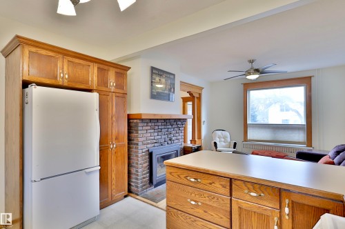5318 48 Avenue, Wetaskiwin, AB - Indoor With Fireplace