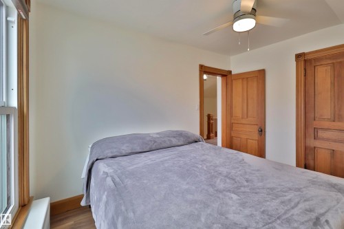 5318 48 Avenue, Wetaskiwin, AB - Indoor Photo Showing Bedroom