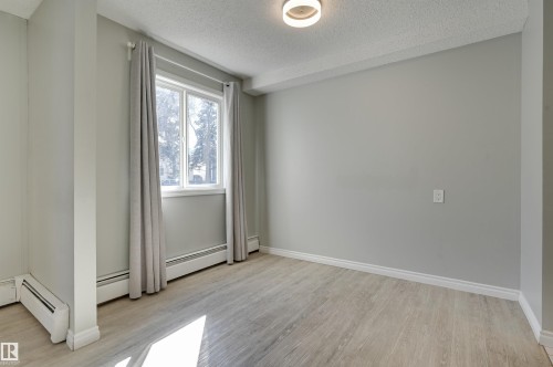 113 10838 108 Street, Edmonton, AB - Indoor Photo Showing Other Room