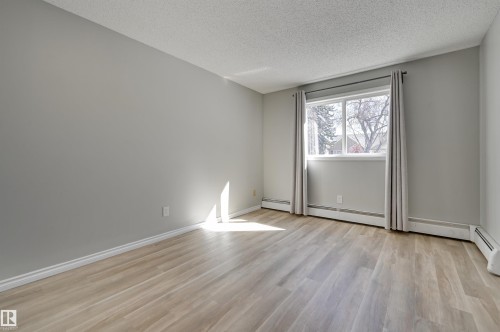 113 10838 108 Street, Edmonton, AB - Indoor Photo Showing Other Room
