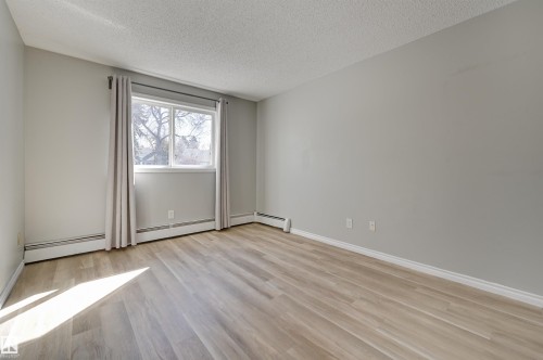 113 10838 108 Street, Edmonton, AB - Indoor Photo Showing Other Room
