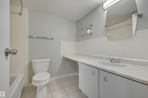 113 10838 108 Street, Edmonton, AB - Indoor Photo Showing Bathroom