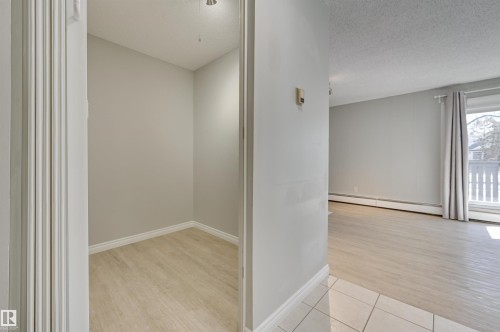113 10838 108 Street, Edmonton, AB - Indoor Photo Showing Other Room