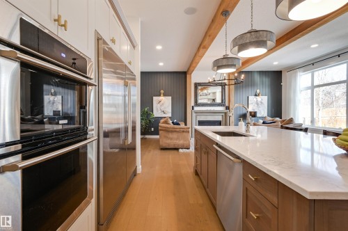 5501 109A Street, Edmonton, AB - Indoor Photo Showing Kitchen With Upgraded Kitchen
