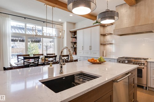 5501 109A Street, Edmonton, AB - Indoor Photo Showing Kitchen With Upgraded Kitchen