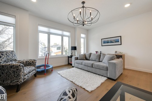 5501 109A Street, Edmonton, AB - Indoor Photo Showing Living Room
