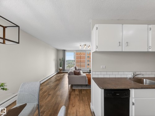 907 9930 113 Street, Edmonton, AB - Indoor