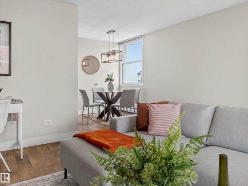 907 9930 113 Street, Edmonton, AB - Indoor