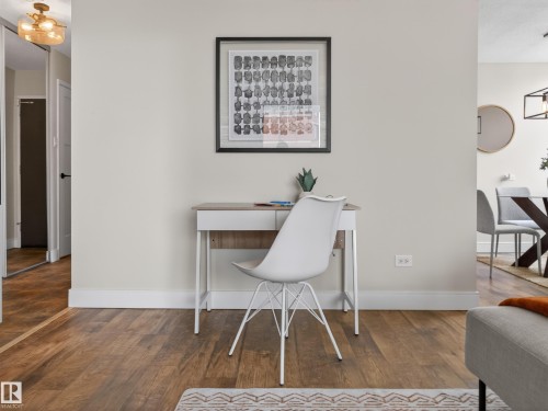 907 9930 113 Street, Edmonton, AB - Indoor Photo Showing Other Room