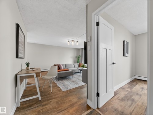907 9930 113 Street, Edmonton, AB - Indoor Photo Showing Other Room