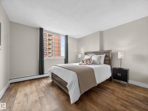 907 9930 113 Street, Edmonton, AB - Indoor Photo Showing Bedroom