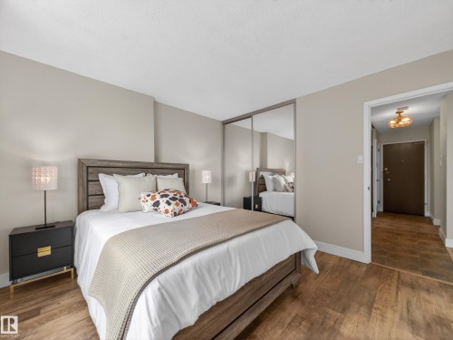 907 9930 113 Street, Edmonton, AB - Indoor Photo Showing Bedroom