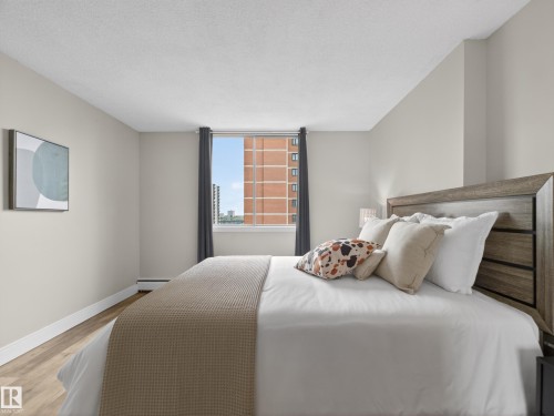 907 9930 113 Street, Edmonton, AB - Indoor Photo Showing Bedroom