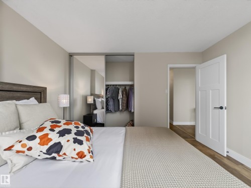 907 9930 113 Street, Edmonton, AB - Indoor Photo Showing Bedroom