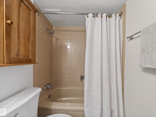907 9930 113 Street, Edmonton, AB - Indoor Photo Showing Bathroom