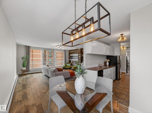907 9930 113 Street, Edmonton, AB - Indoor