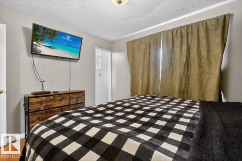 8409 99 Avenue, Fort Saskatchewan, AB - Indoor Photo Showing Bedroom