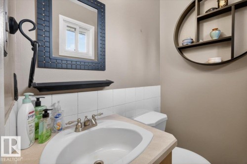 8409 99 Avenue, Fort Saskatchewan, AB - Indoor Photo Showing Bathroom