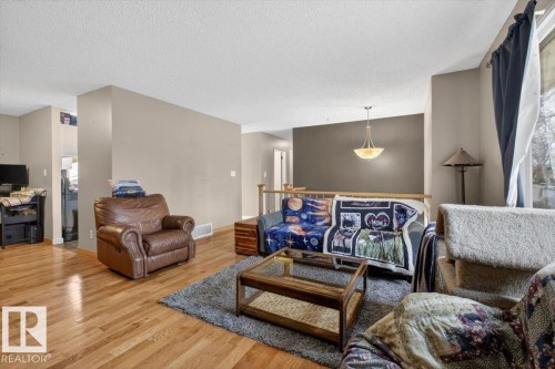 8409 99 Avenue, Fort Saskatchewan, AB - Indoor Photo Showing Living Room