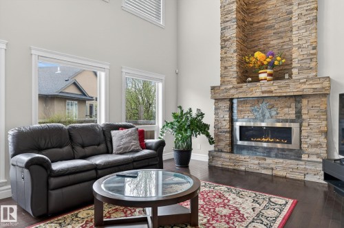 1607 Adamson Close, Edmonton, AB 
