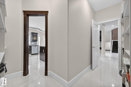 1607 Adamson Close, Edmonton, AB 