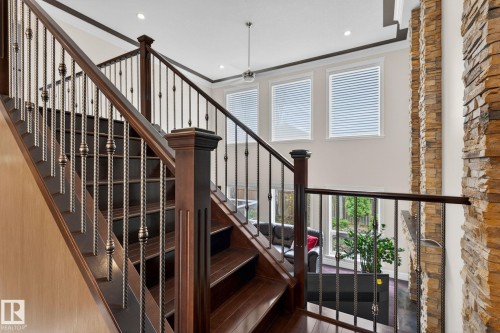 1607 Adamson Close, Edmonton, AB 