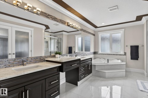 1607 Adamson Close, Edmonton, AB 