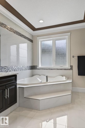 1607 Adamson Close, Edmonton, AB 