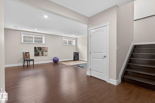 1607 Adamson Close, Edmonton, AB 