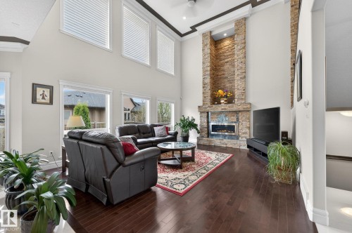 1607 Adamson Close, Edmonton, AB 
