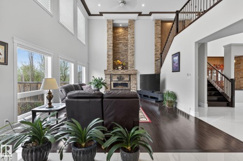 1607 Adamson Close, Edmonton, AB 