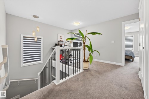 3306 Hilton Crescent, Edmonton, AB - Indoor Photo Showing Other Room