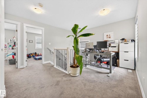 3306 Hilton Crescent, Edmonton, AB - Indoor Photo Showing Other Room