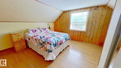 13908 117 Avenue, Edmonton, AB - Indoor Photo Showing Bedroom