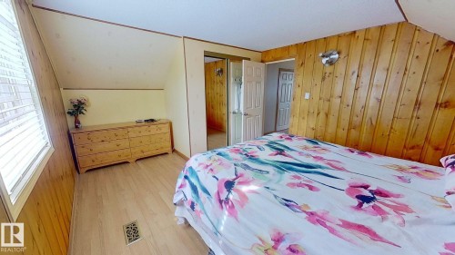 13908 117 Avenue, Edmonton, AB - Indoor Photo Showing Bedroom