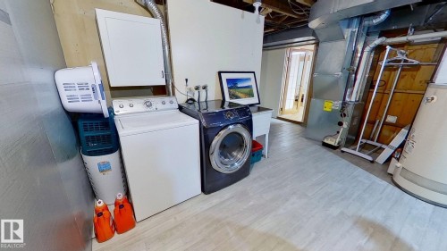 13908 117 Avenue, Edmonton, AB - Indoor Photo Showing Laundry Room