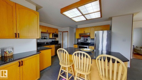 13908 117 Avenue, Edmonton, AB - Indoor Photo Showing Kitchen