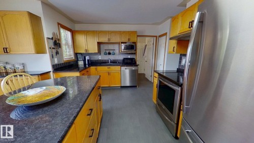 13908 117 Avenue, Edmonton, AB - Indoor Photo Showing Kitchen